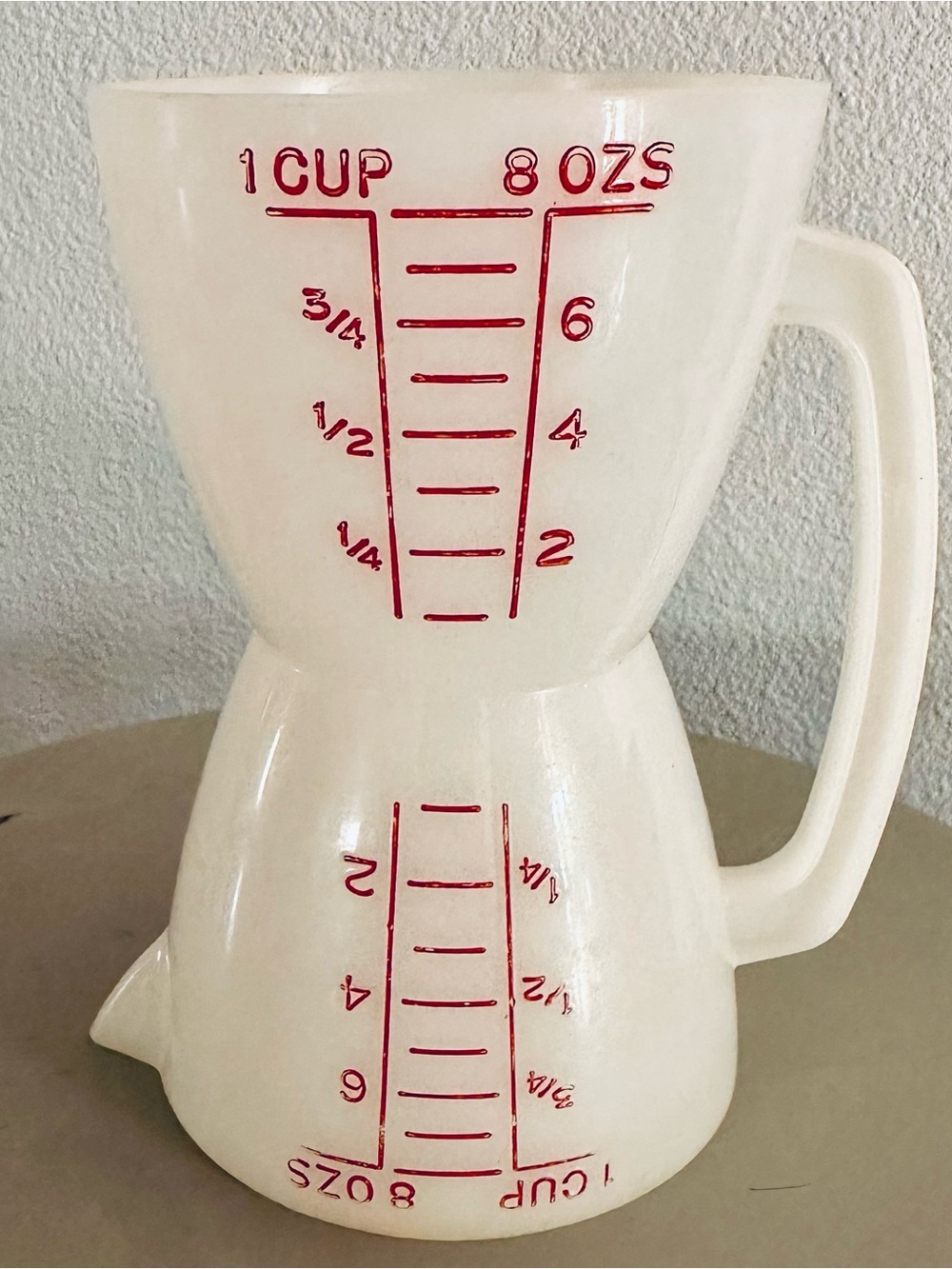 Classic Tupperware White Plastic Dual Measuring Cup with Red Markings 860